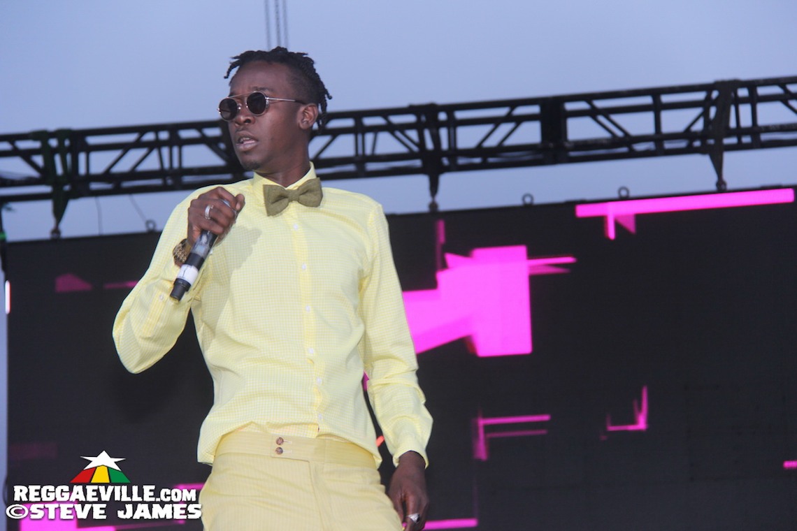 Chi Ching Ching feat. Queen Omega, Terry Linen, Stevie Face