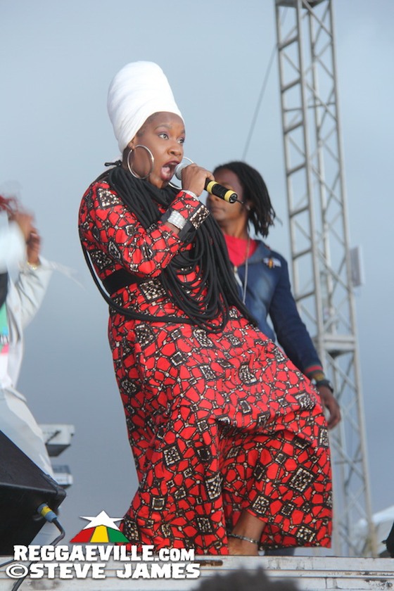 Chi Ching Ching feat. Queen Omega, Terry Linen, Stevie Face