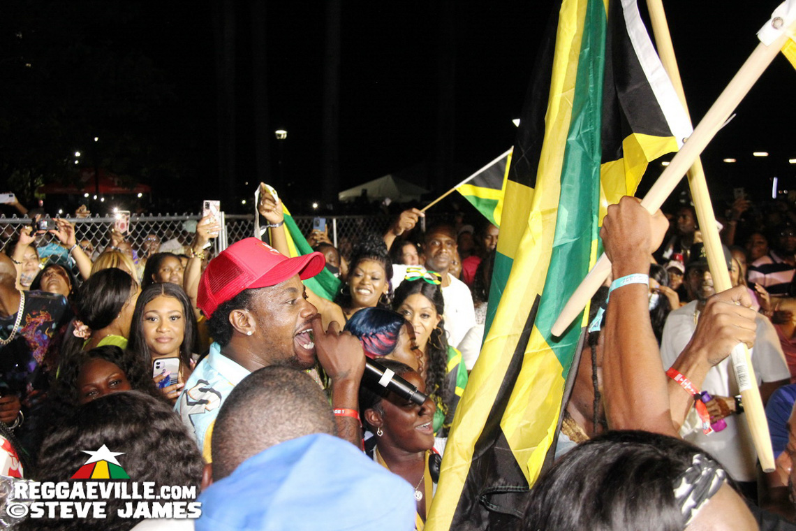 Spice, Capella Grey, Ding Dong with Safaree