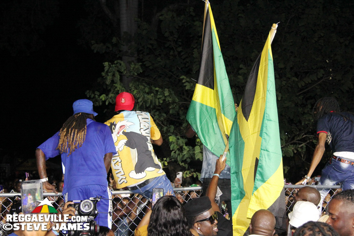 Spice, Capella Grey, Ding Dong with Safaree