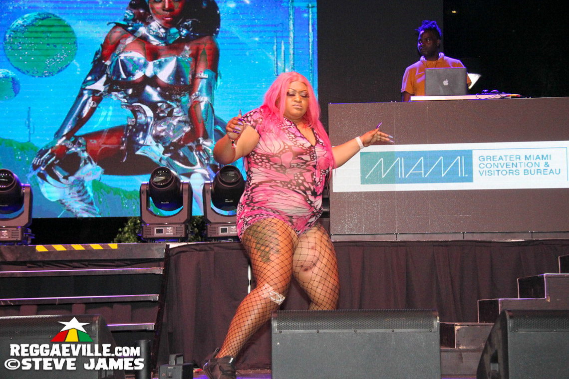 Spice, Capella Grey, Ding Dong with Safaree