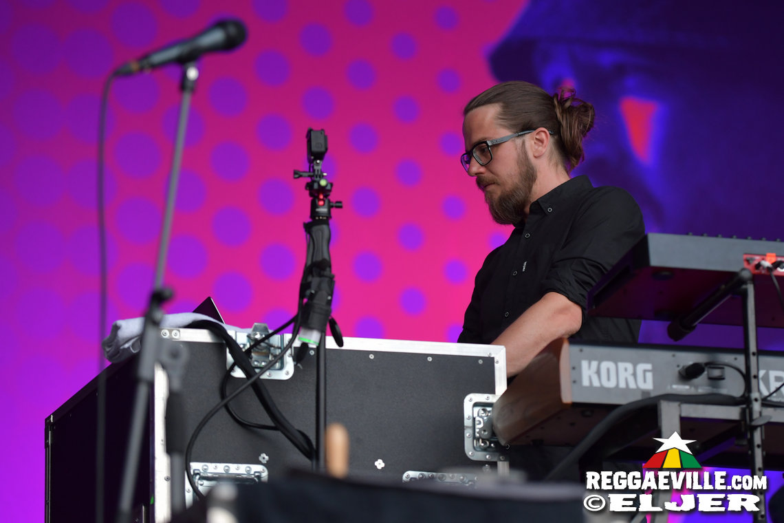 Gentleman & The Evolution