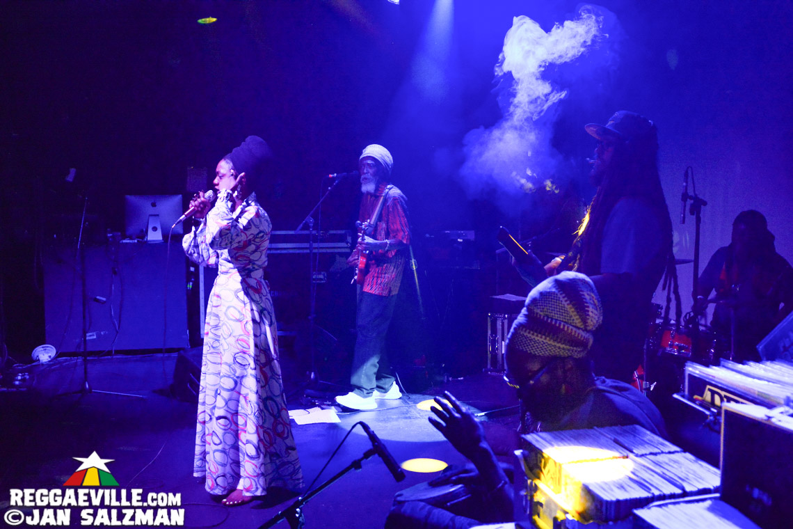 Hempress Sativa & Reemah