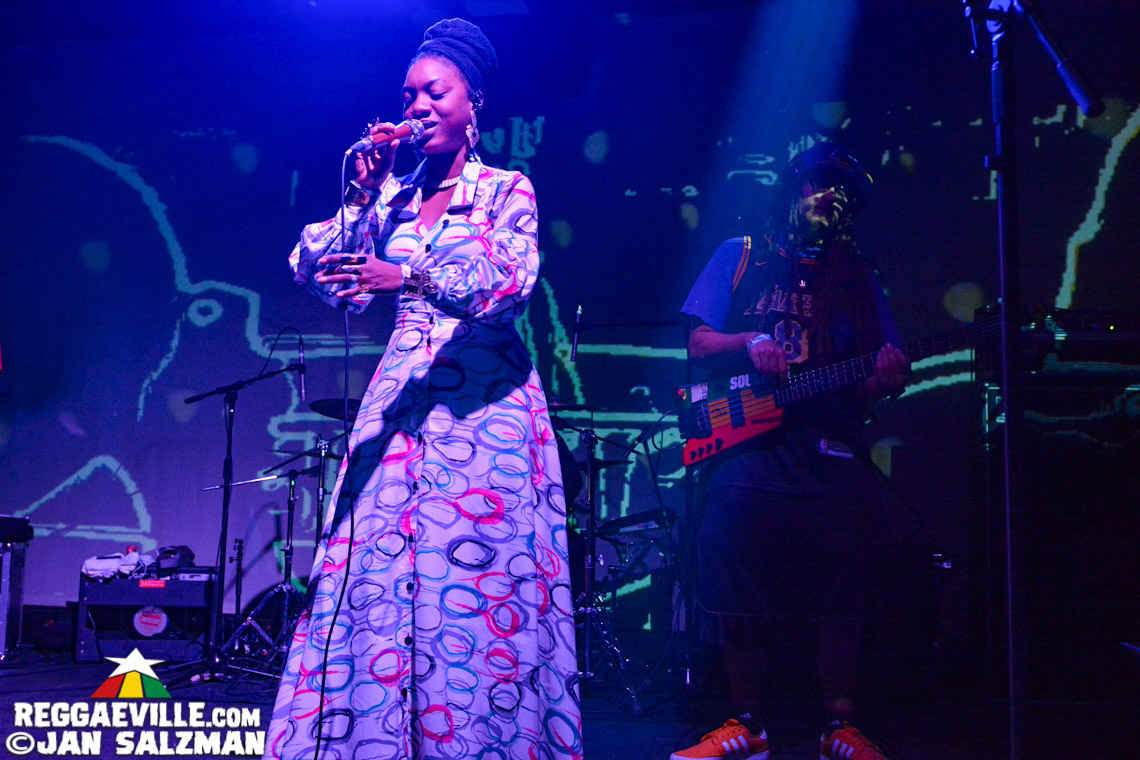 Hempress Sativa & Reemah