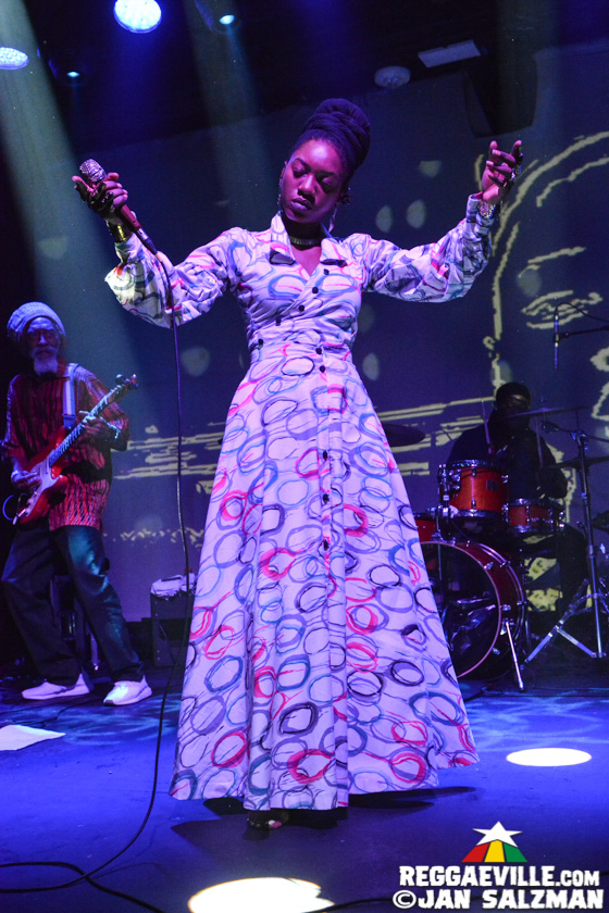 Hempress Sativa & Reemah