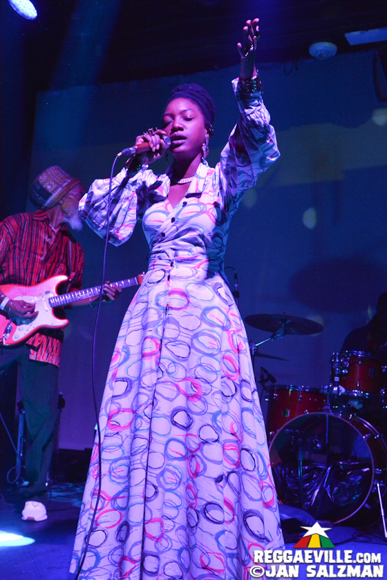 Hempress Sativa & Reemah