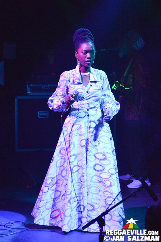 Hempress Sativa & Reemah