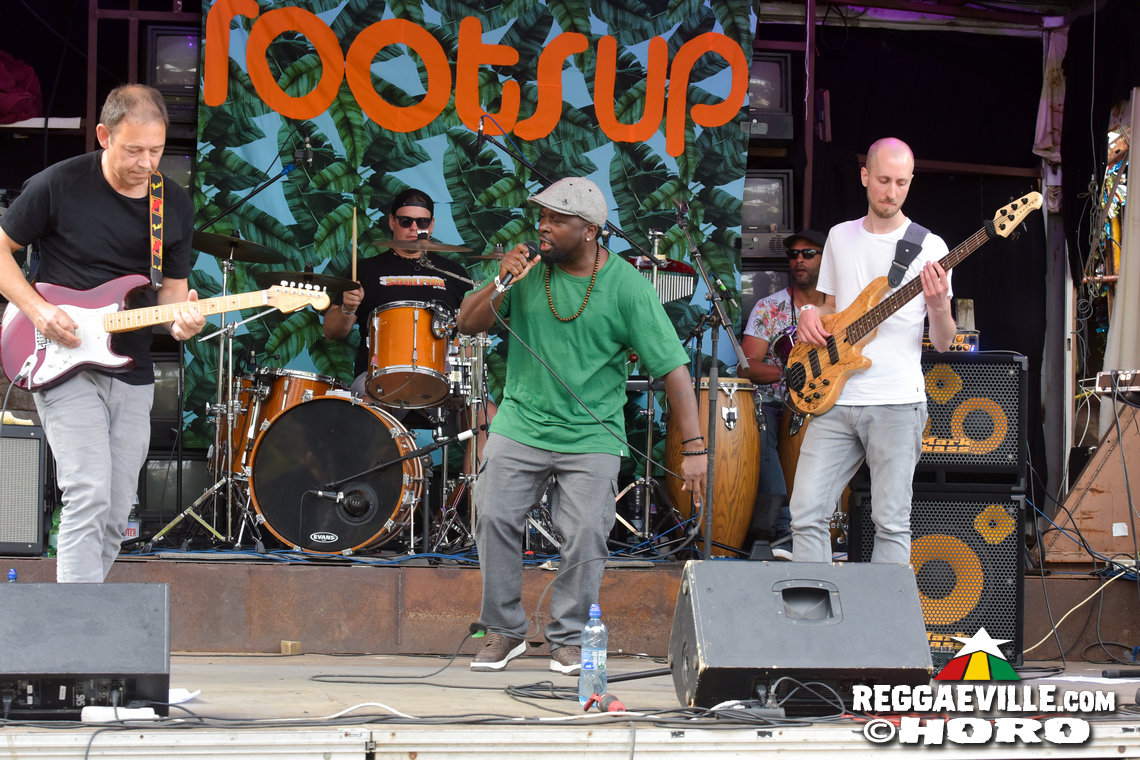 Denham Smith & Fulltune Clan, Chaliss Butto & CHaBuBa Royal C