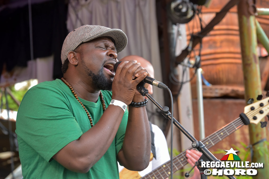 Denham Smith & Fulltune Clan, Chaliss Butto & CHaBuBa Royal C