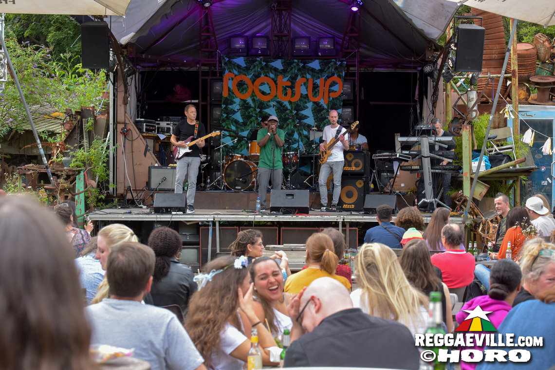 Denham Smith & Fulltune Clan, Chaliss Butto & CHaBuBa Royal C