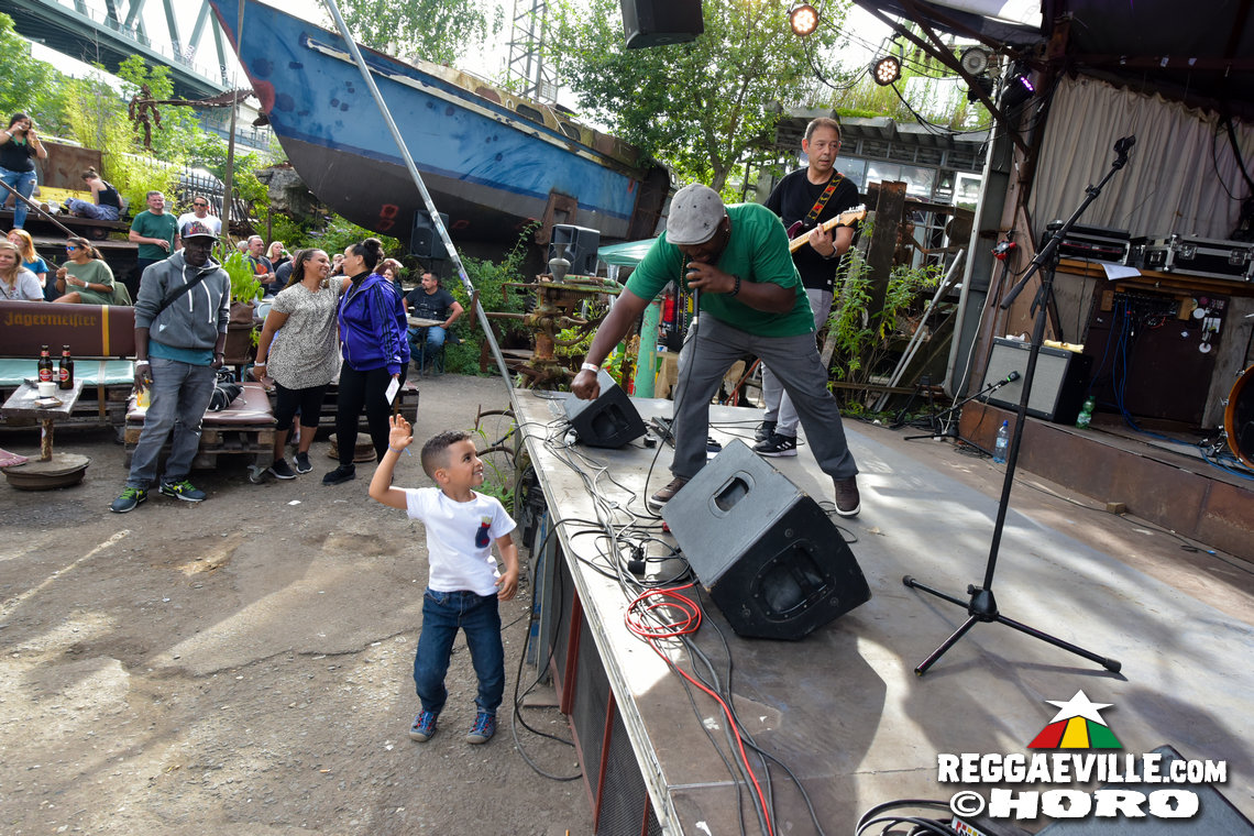 Denham Smith & Fulltune Clan, Chaliss Butto & CHaBuBa Royal C