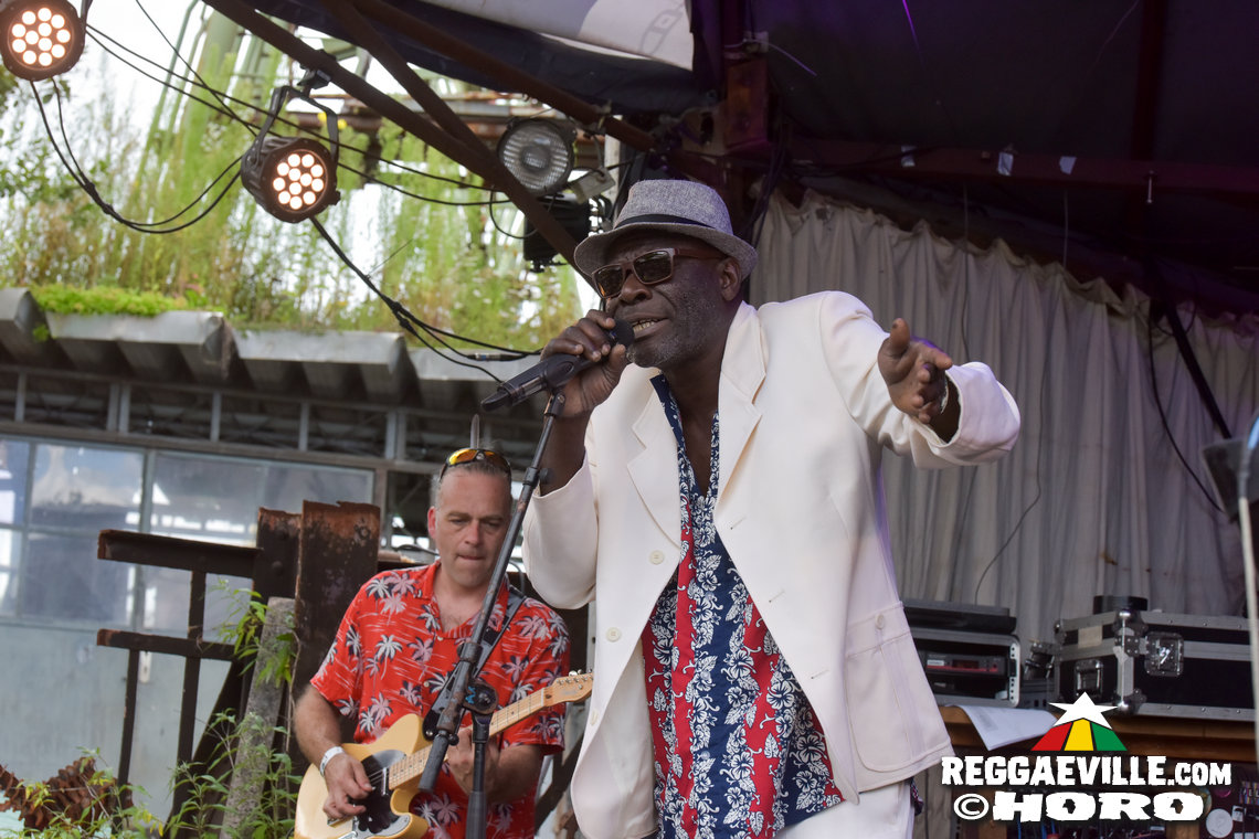 Denham Smith & Fulltune Clan, Chaliss Butto & CHaBuBa Royal C