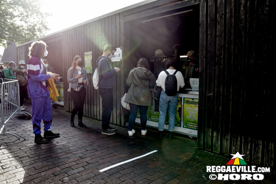 Treesha with Denham Smith & Festival Impressions