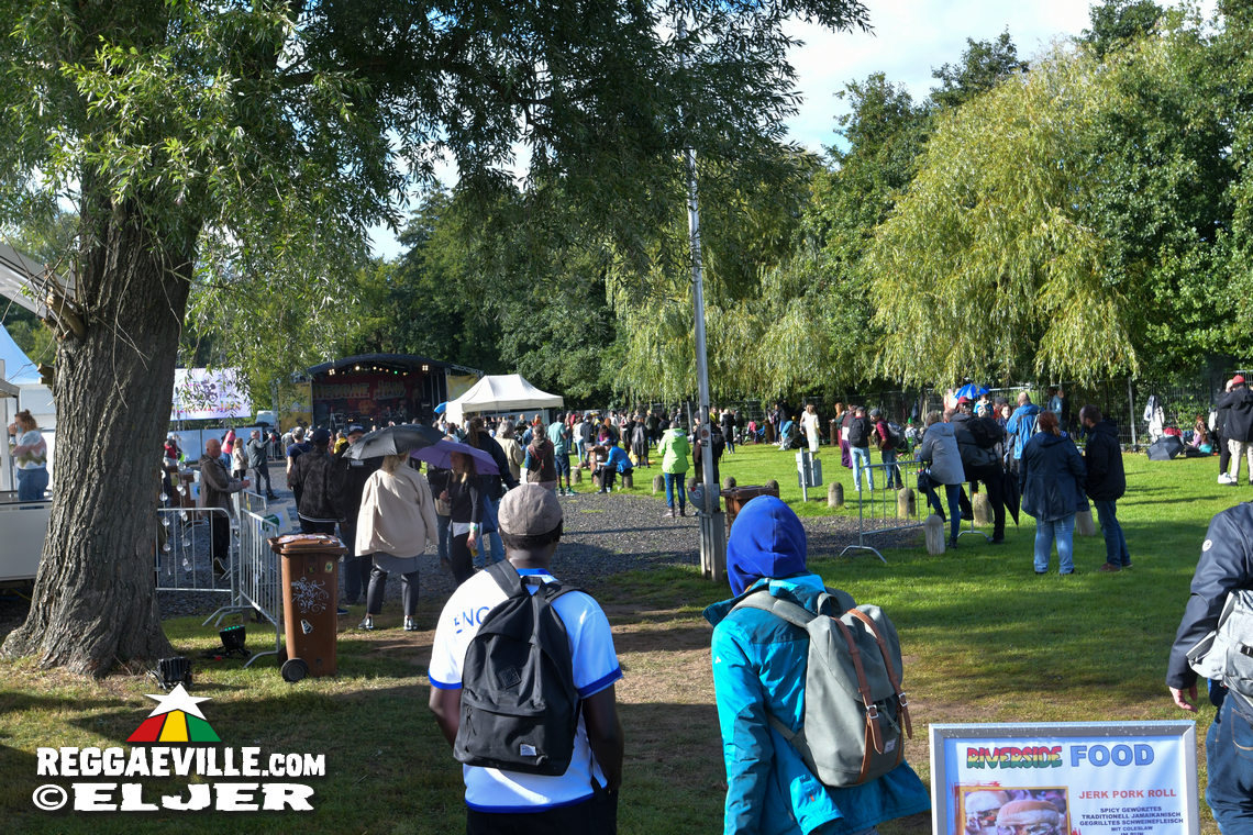 Treesha with Denham Smith & Festival Impressions