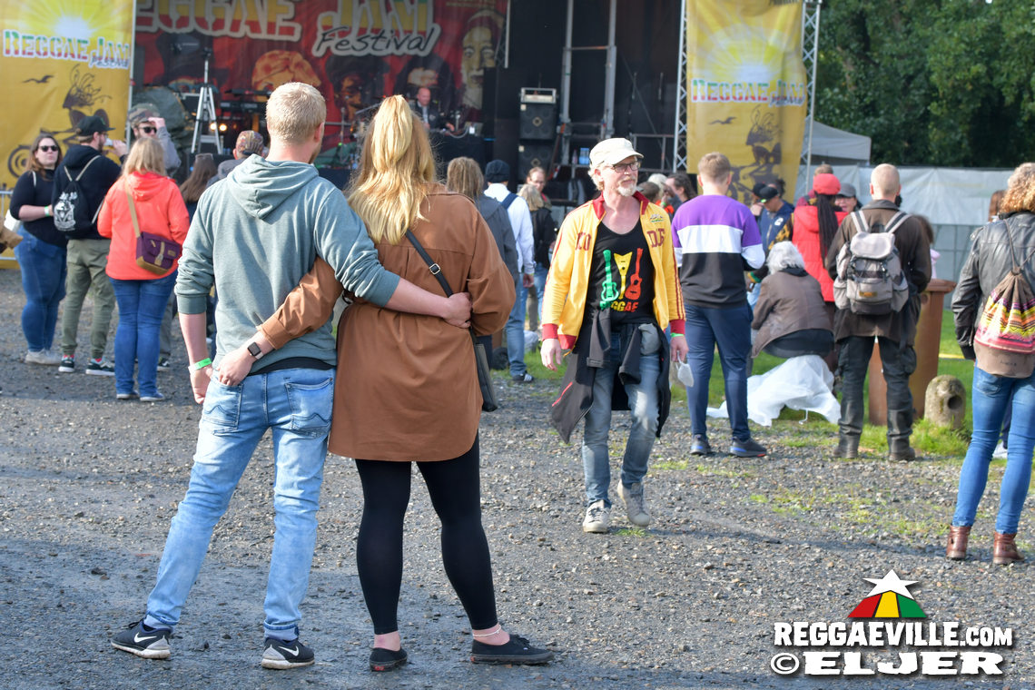 Treesha with Denham Smith & Festival Impressions