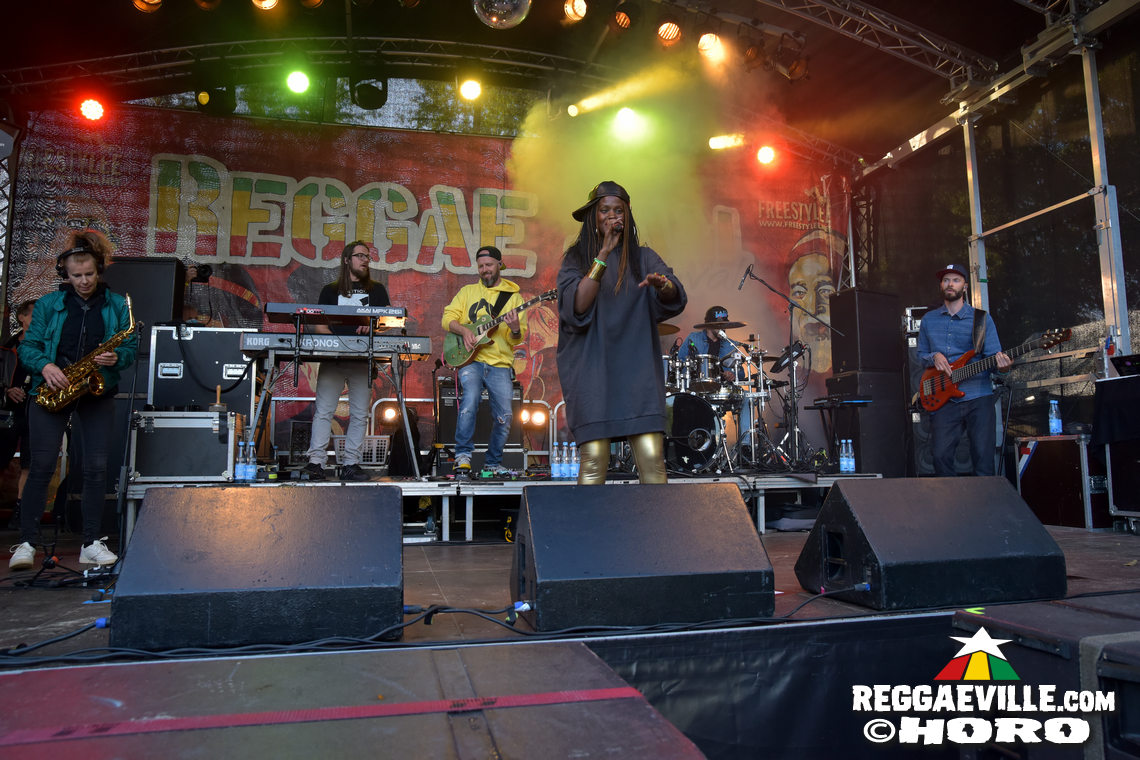 Treesha with Denham Smith & Festival Impressions