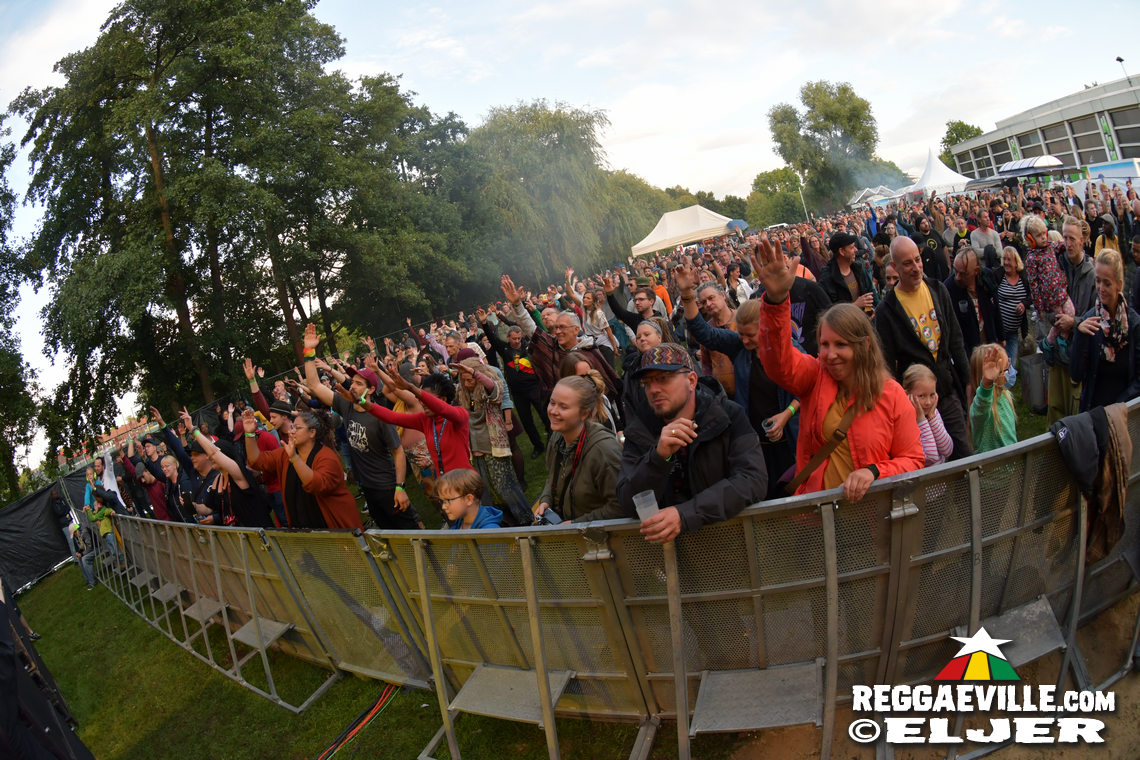 Treesha with Denham Smith & Festival Impressions