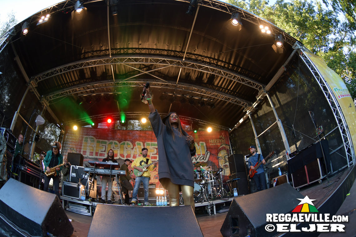 Treesha with Denham Smith & Festival Impressions