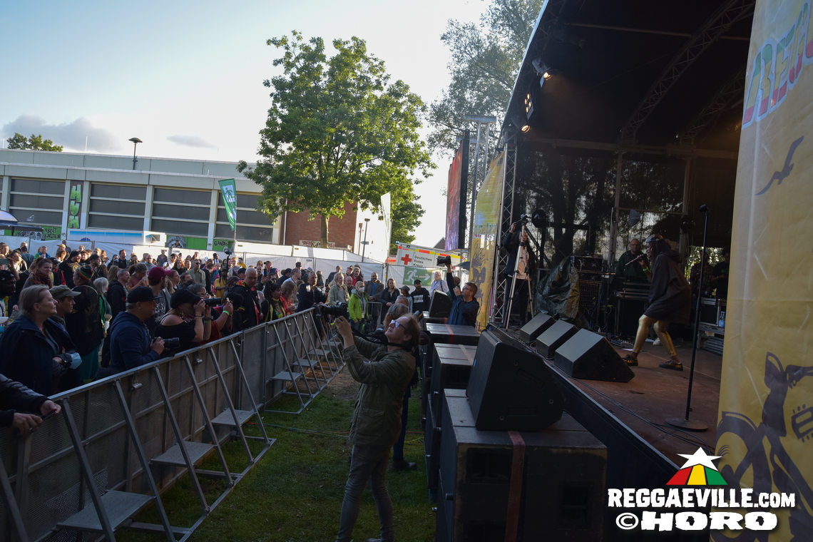 Treesha with Denham Smith & Festival Impressions