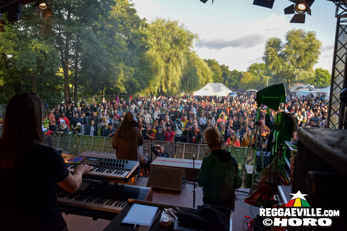 Treesha with Denham Smith & Festival Impressions