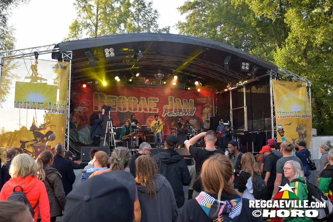 Treesha with Denham Smith & Festival Impressions