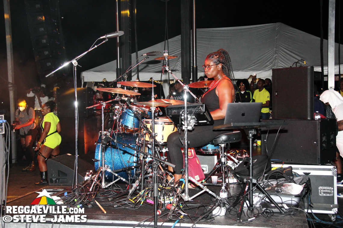 Cham, Mr. Vegas, Christopher Martin, Yaksta