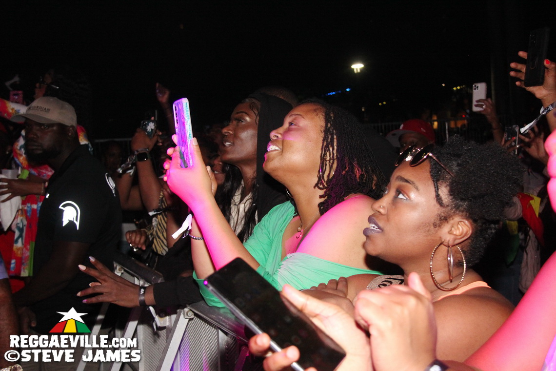 Cham, Mr. Vegas, Christopher Martin, Yaksta