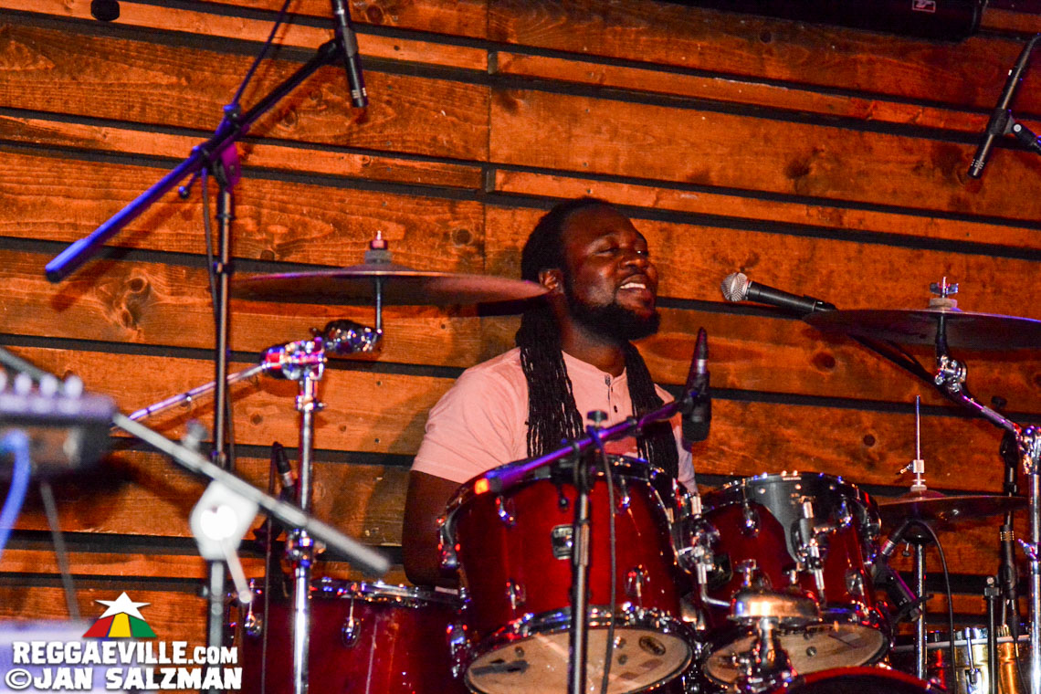 Earthkry, Rik Jam & Janeel Mills