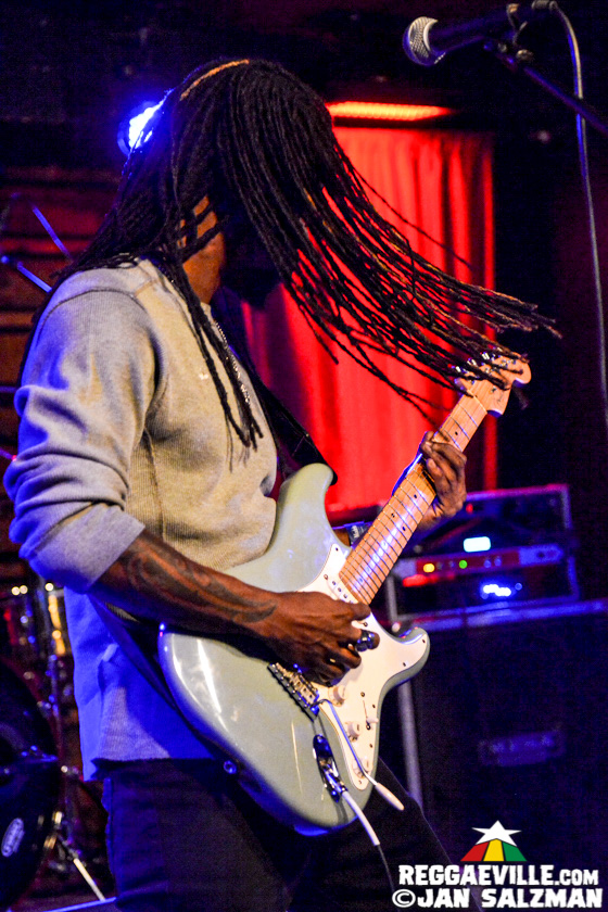 Earthkry, Rik Jam & Janeel Mills