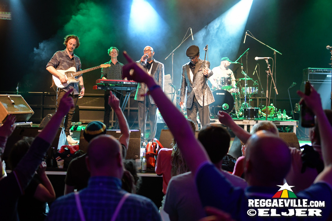 Keith & Tex feat. Rudy Mills with The Steadytones