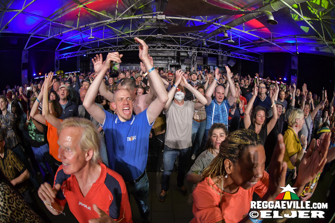 Keith & Tex feat. Rudy Mills with The Steadytones