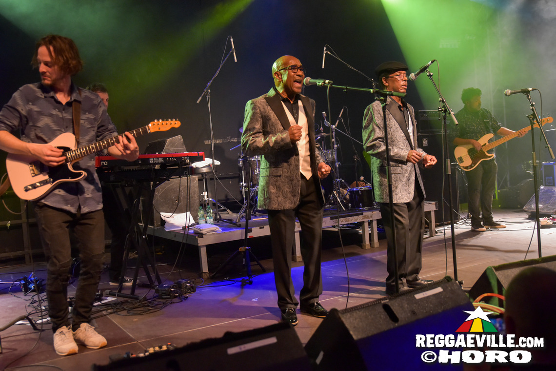 Keith & Tex feat. Rudy Mills with The Steadytones