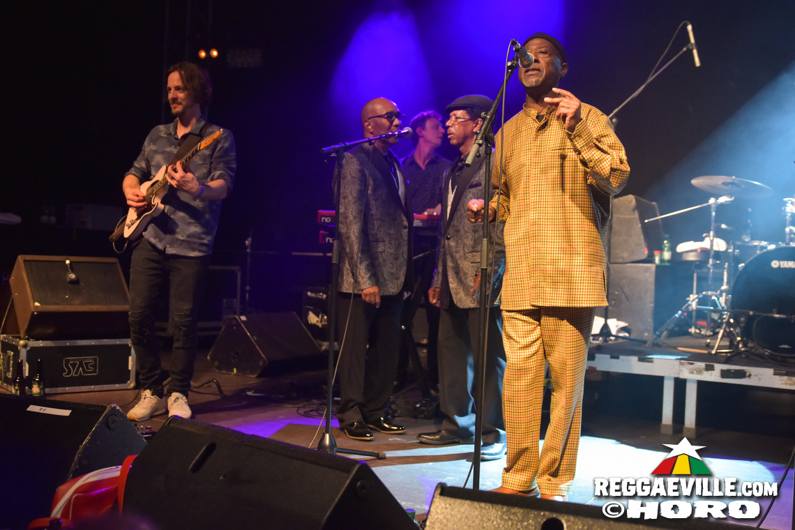 Keith & Tex feat. Rudy Mills with The Steadytones