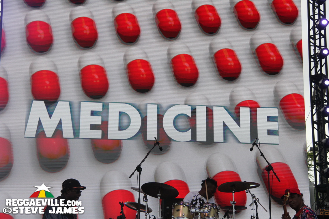 Madhouse Tribute to Dave Kelly