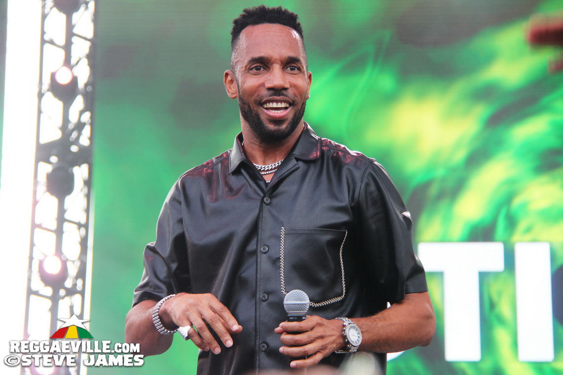 Madhouse Tribute to Dave Kelly