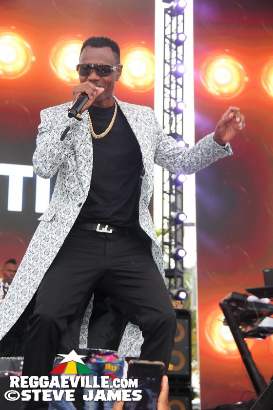 Madhouse Tribute to Dave Kelly