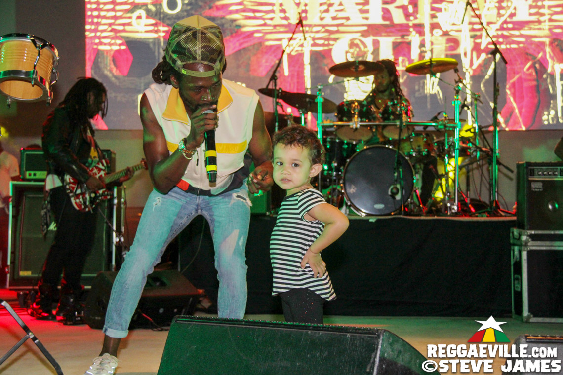 Lila Iké, Jesse Royal