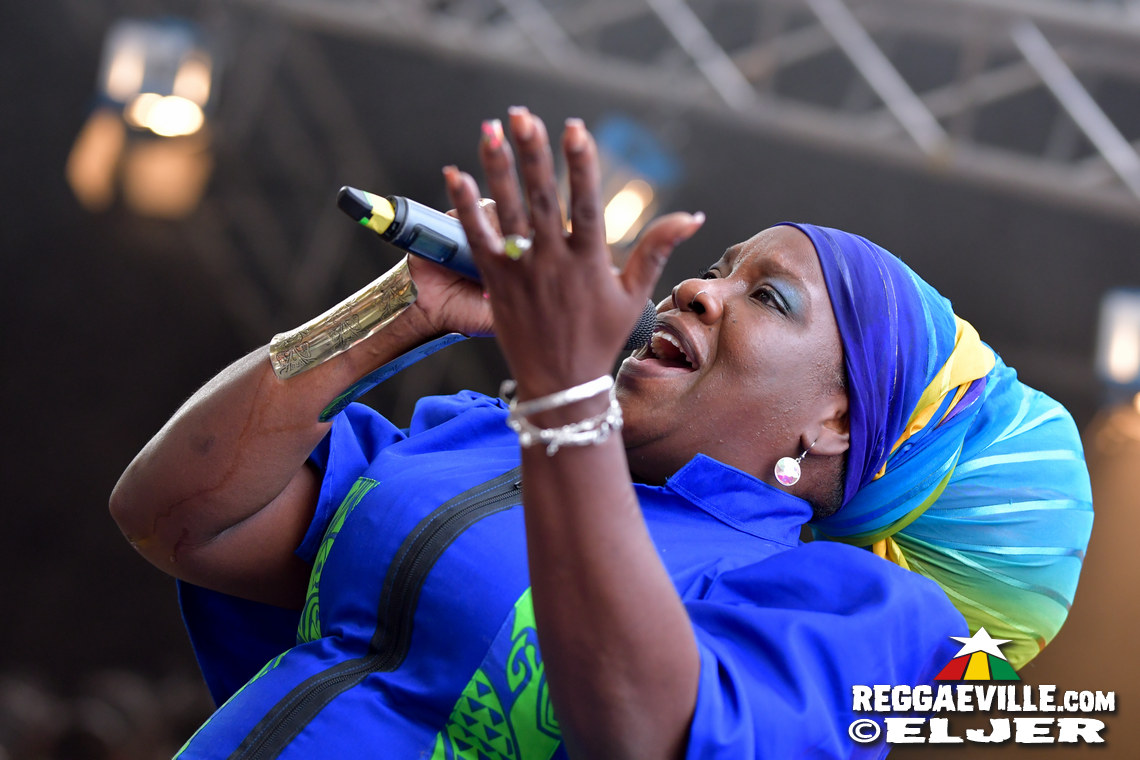 Queen Omega, Clinton Fearon, Turbulence