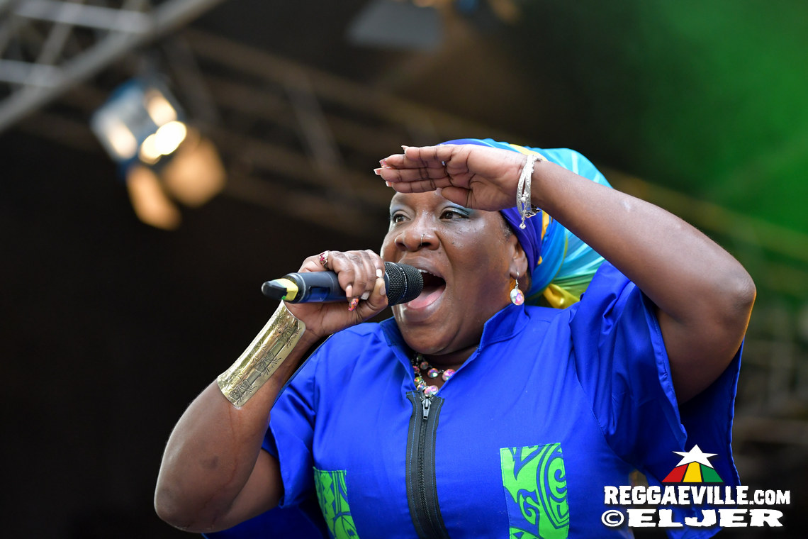 Queen Omega, Clinton Fearon, Turbulence