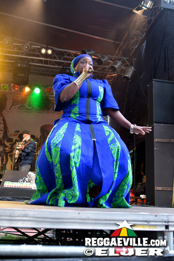 Queen Omega, Clinton Fearon, Turbulence