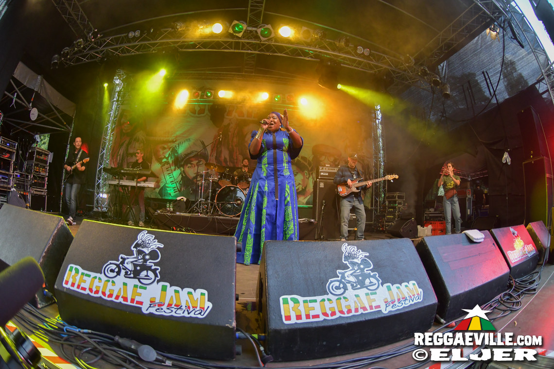 Queen Omega, Clinton Fearon, Turbulence