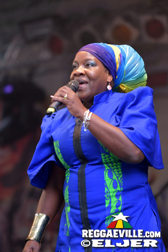 Queen Omega, Clinton Fearon, Turbulence