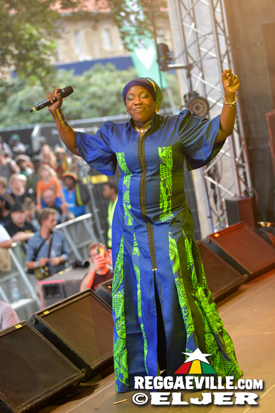 Queen Omega, Clinton Fearon, Turbulence