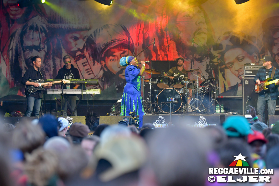 Queen Omega, Clinton Fearon, Turbulence