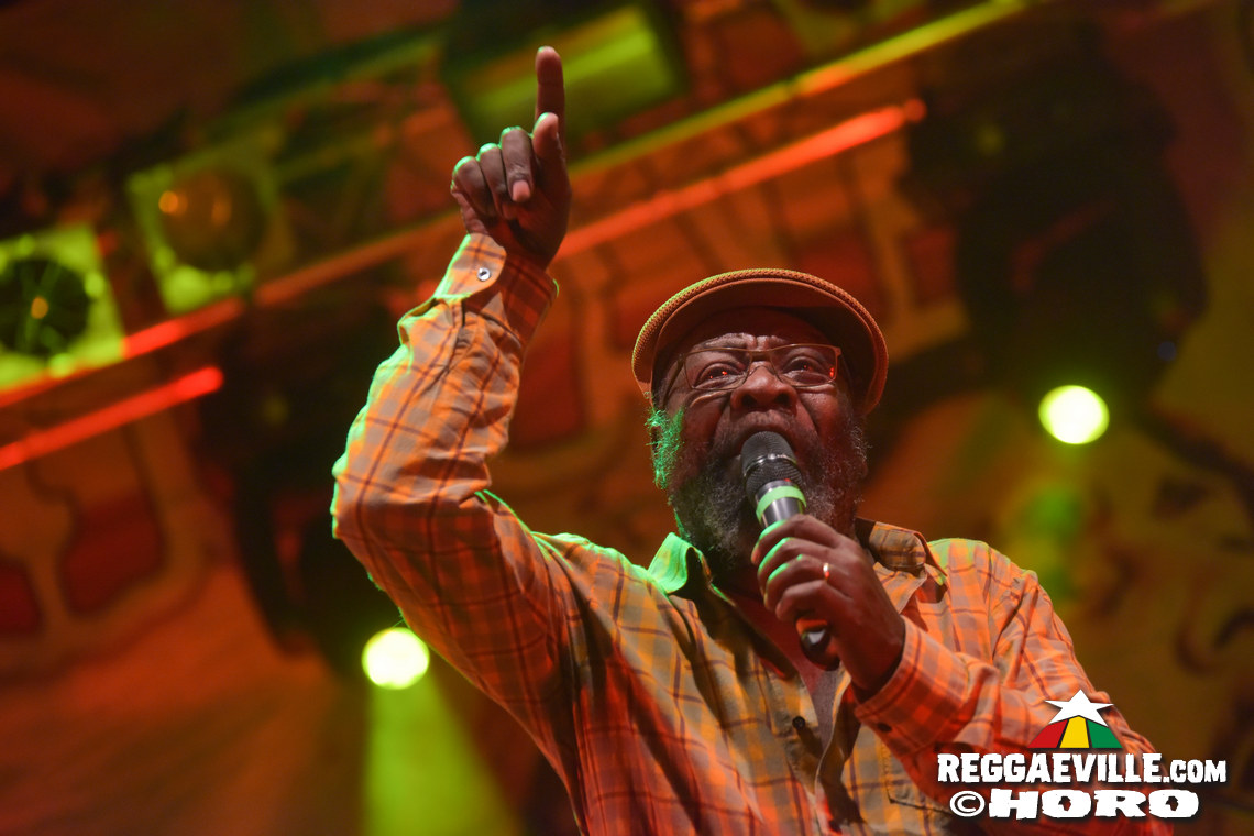 Queen Omega, Clinton Fearon, Turbulence