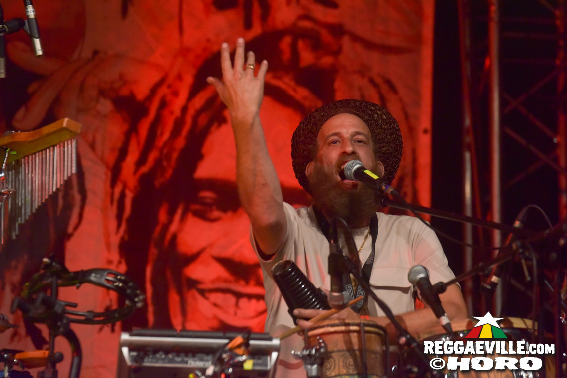 Queen Omega, Clinton Fearon, Turbulence