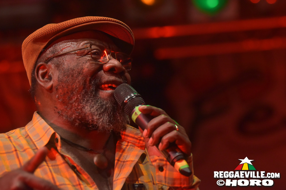 Queen Omega, Clinton Fearon, Turbulence