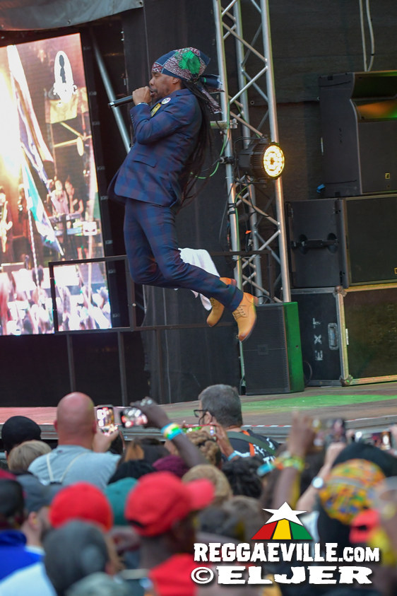 Queen Omega, Clinton Fearon, Turbulence