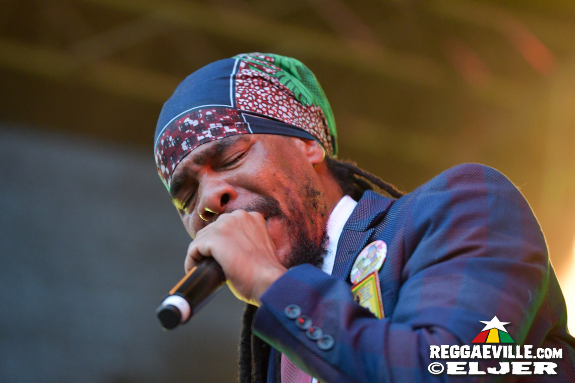 Queen Omega, Clinton Fearon, Turbulence