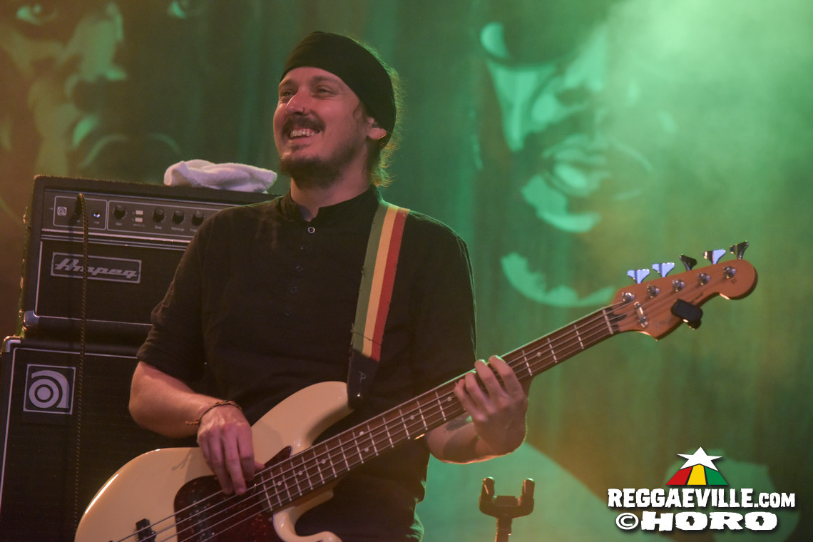 Queen Omega, Clinton Fearon, Turbulence